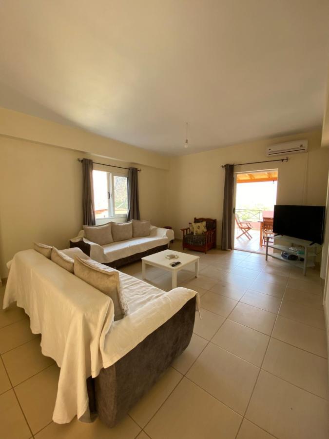 Gkiko'S Guest House Qeparo Esterno foto
