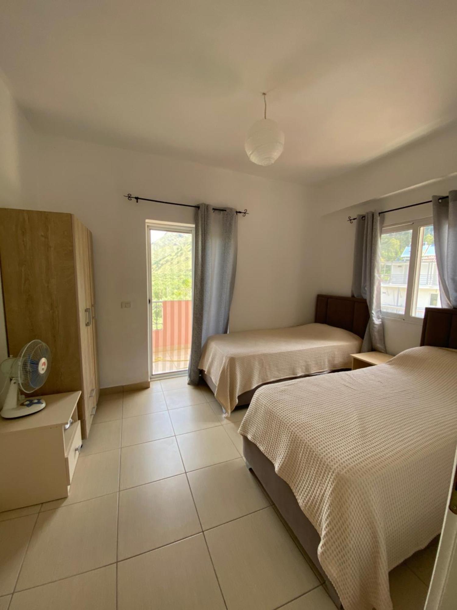 Gkiko'S Guest House Qeparo Esterno foto